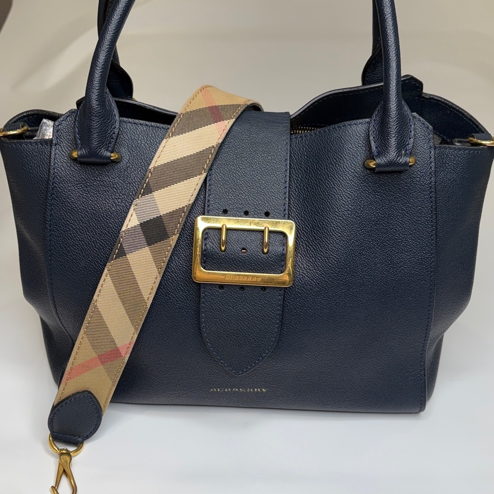 BURBERRY Blue Grained Leather Medium Buckle Tote Bag - Picture 9 of 16
